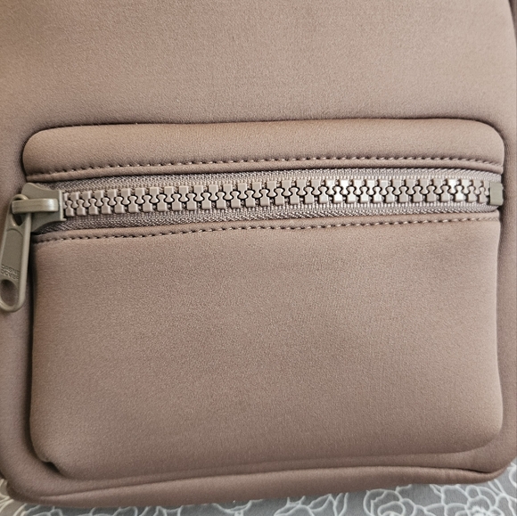 Dagne Dover Neophrene backpack - Picture 6 of 9